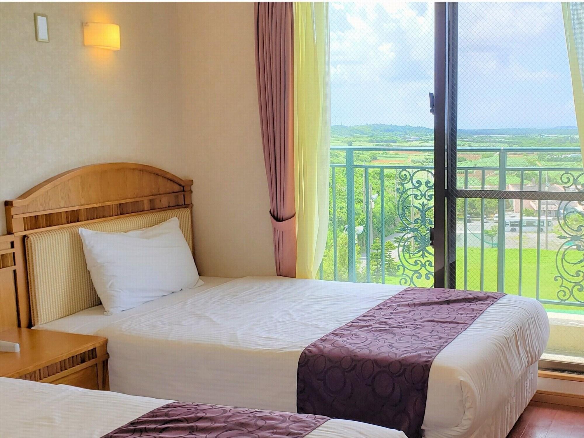 Hotel Castlevillage Miyakojima Eksteriør billede