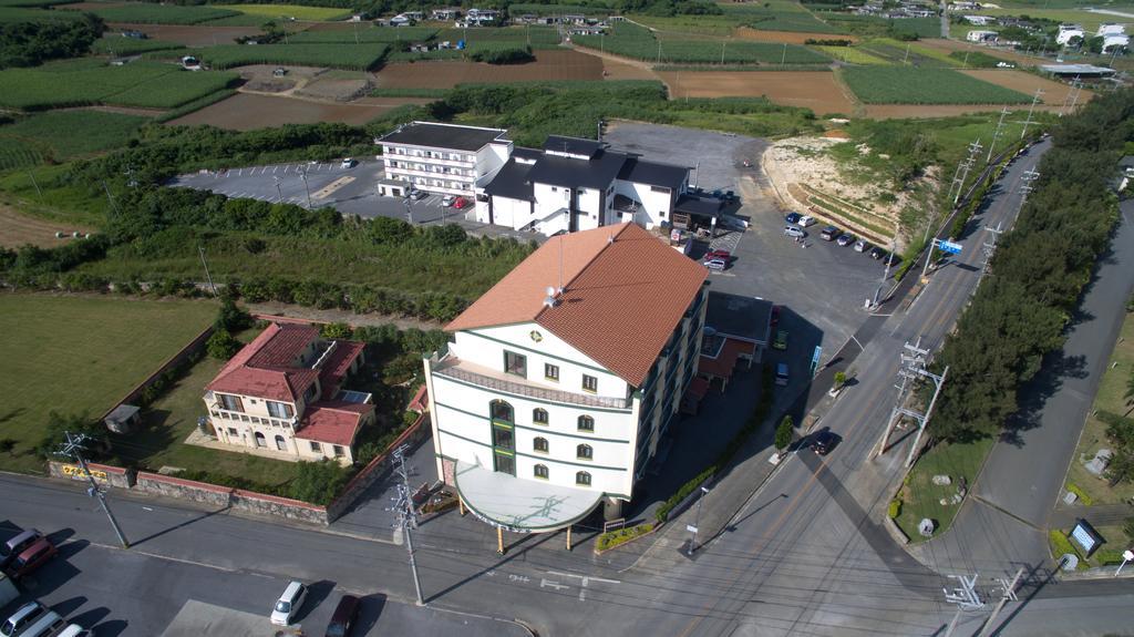 Hotel Castlevillage Miyakojima Eksteriør billede