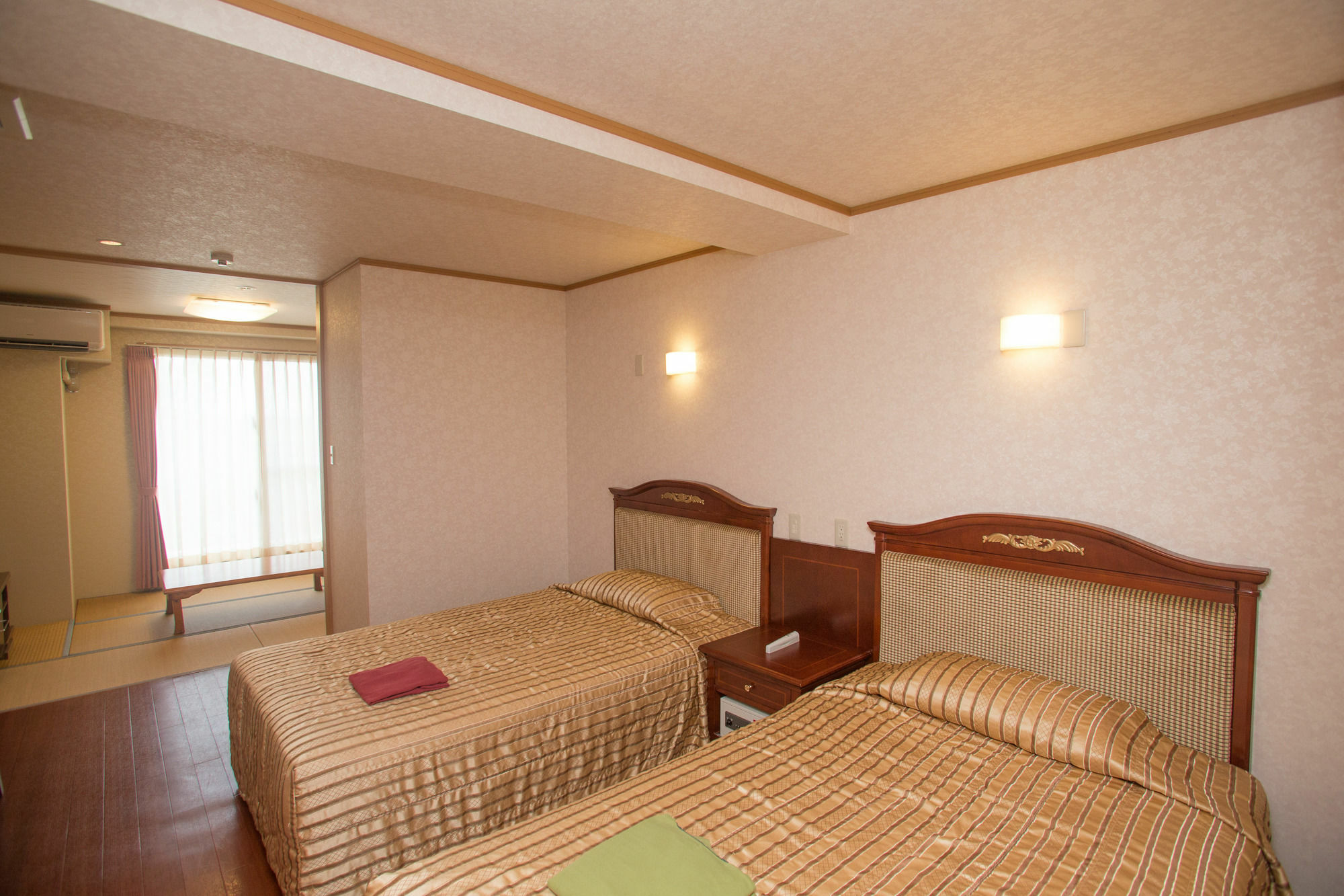 Hotel Castlevillage Miyakojima Eksteriør billede